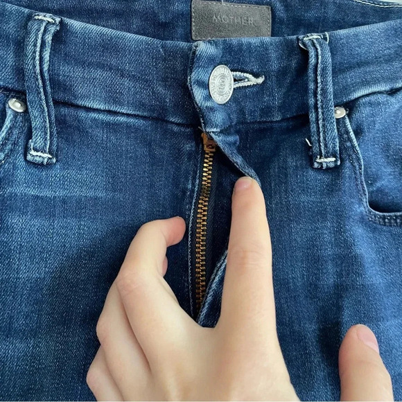 MOTHER High Waisted Looker Ankle Fray Tongue in Chic Dark Wash Skinny Jean 26 - Picture 9 of 16